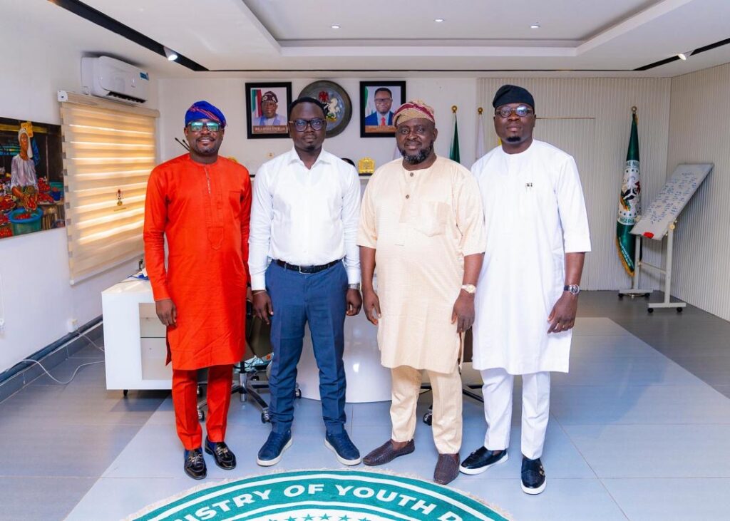 5bd7f2b5-5f34-49a5-b77c-75c7858c8825